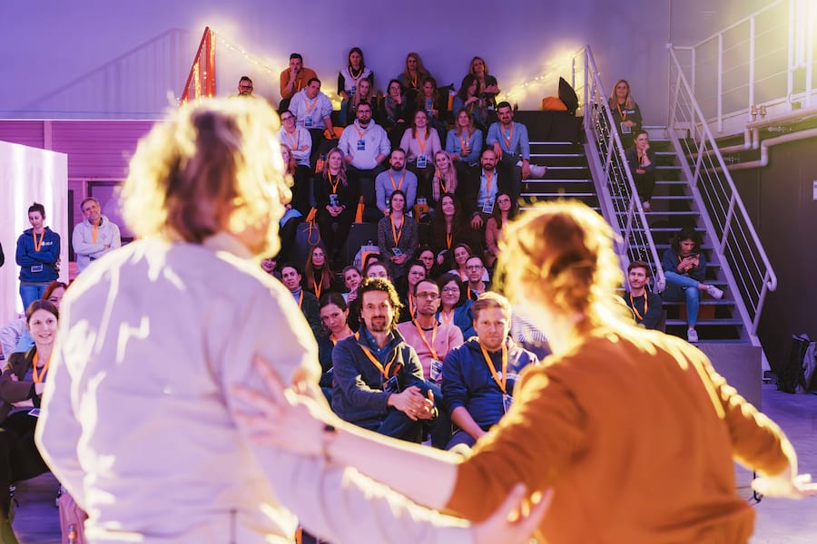 Businesstheater Steife Brise auf der Bühne
